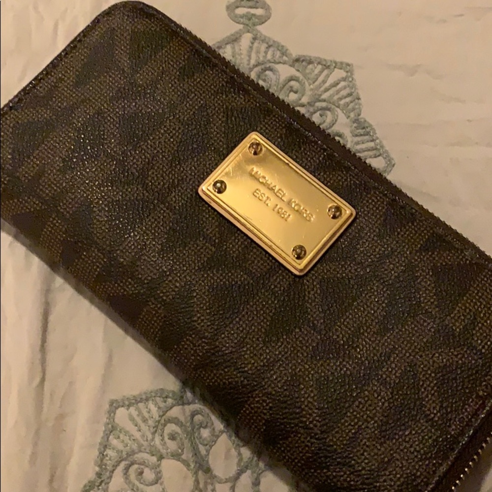 Michael kors wallet